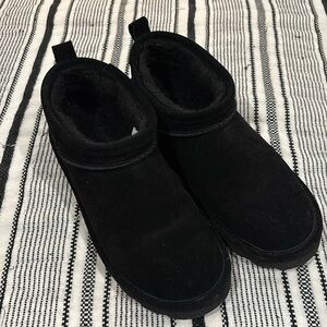 NWOT Women’s Bearpaws